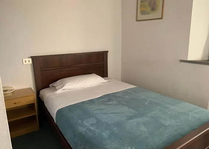 Hotell Ficocle 3*